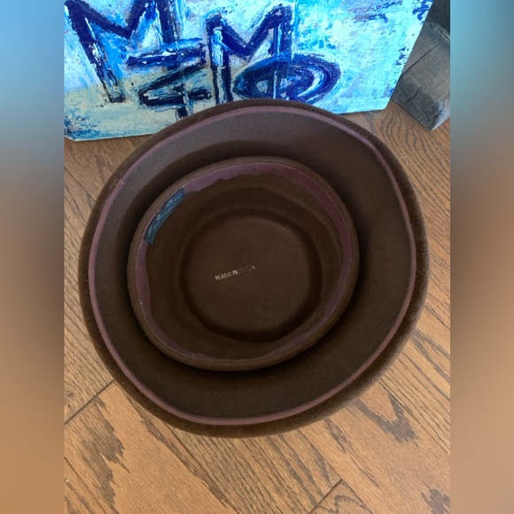 Down Turned Ribbon and Velvet Embellished brim Brown Felted Vintage Hat (1940s) - Picture 6 of 11